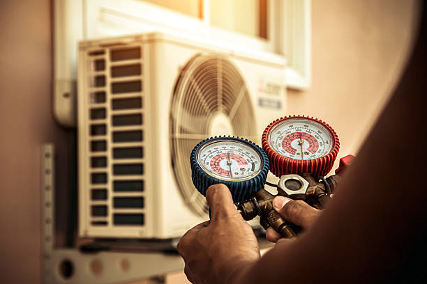 Professional Hvac technician working in Springdale, NC